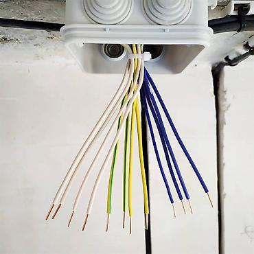 Электрики: Электрик | Прокладка, замена кабеля Больше 6 лет опыта — 5