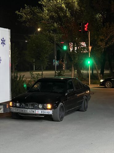 BMW 525: 1990 г., 2.5 л, Механика, Бензин, Седан