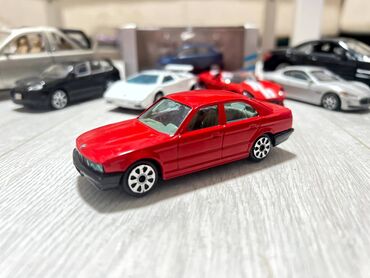 kupujem sat: Burago BMW 535i 1:43 mint Na stanju 20ak autica, pogledajte moje