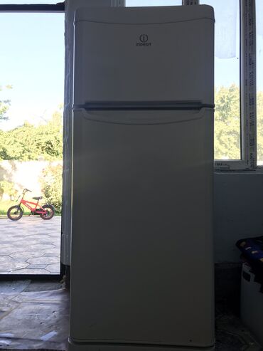 продаю посудомоечная машина: Холодильник Indesit, Б/у, Двухкамерный