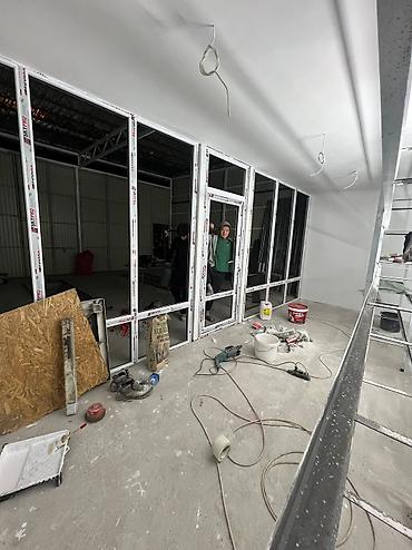 Пластиковые окна на заказ: Пластиковое окно на заказ, Тип окна: Витражные, Мансардные, Панорамные, Декоративные особенности: Другие особенности, Бесплатная установка, В рассрочку — 15