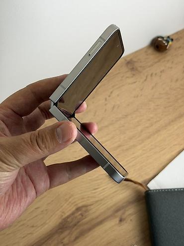 флешка 256 гб: Samsung Galaxy Z Flip 6, Б/у, 256 ГБ, цвет - Серебристый, 2 SIM — 9