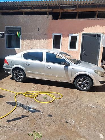 Транспорт: Opel Astra: 2008 г., 1.6 л, Робот, Бензин, Седан — 4