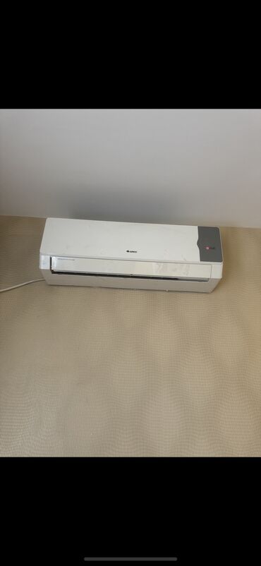 Pərlər, ventilyatorlar: GREE KONDİSENER 35 KV TAM İŞLƏK UNVAN HƏZİ ASLANOV METROSU BOŞ BOŞ