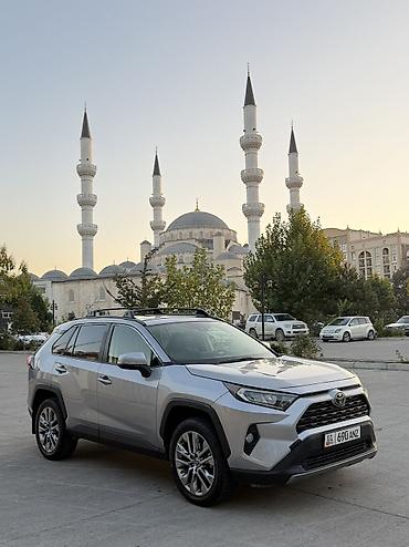 Toyota RAV4: 2019 г., 2.5 л, Автомат, Бензин, Кроссовер
