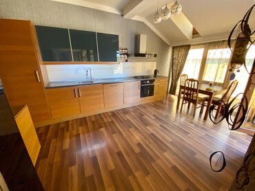 Uzunmüddətli kirayə mənzillər: ŞƏHƏRİN MƏRKƏZİNDƏ GENİŞ MƏNZİL KİRAYƏ VERİLİR Ümumi sahə: 250 m² — 13