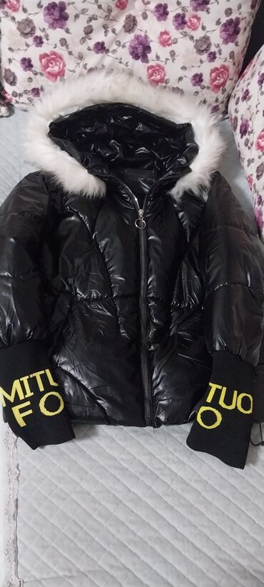 zara az: Женская куртка M (EU 38), цвет - Черный
