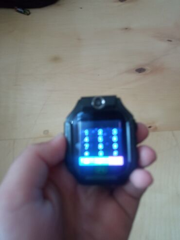 Smart saatlar: Uşaq üçün ağıllı saat – kameralı və fənərli Xüsusiyyətlər: - Rəng — 9