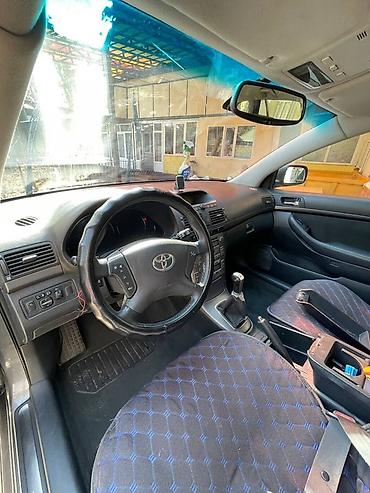 7 местные: Toyota Avensis: 2005 г., 2 л, Механика, Бензин, Универсал — 8