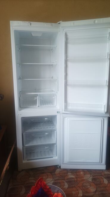 советский холодильник: Срочно срочно продается почти новый пользовались очень мало.В