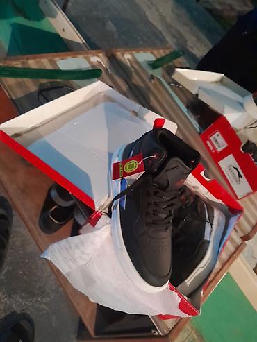 Orginal Slazenger markasinin lalı modelidi. Yenidir alınalı heç 1 gün