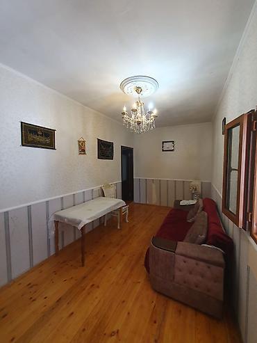 Həyət evləri və villalar: Satılır: 2 otaqlı həyət evi (şəxsi ev) Plan və sahələr: - Geniş zal — 2