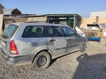 купить маленькую машину недорого: Ford Focus: 2001 г., Автомат, Бензин, Универсал