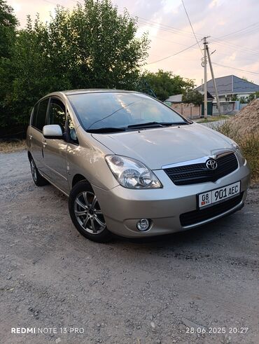 срочно срочно продаю машина: Toyota Corolla Verso: 2003 г., 2 л, Механика, Дизель, Хетчбек