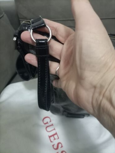 Torbe: Torba za rame, Guess, Materijal: Lakovana koža — 6