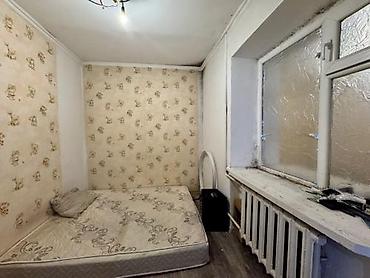 таатан рынок: 3 комнаты, 49 м², Таатан ТЦ Индивидуалка, 1 этаж — 4