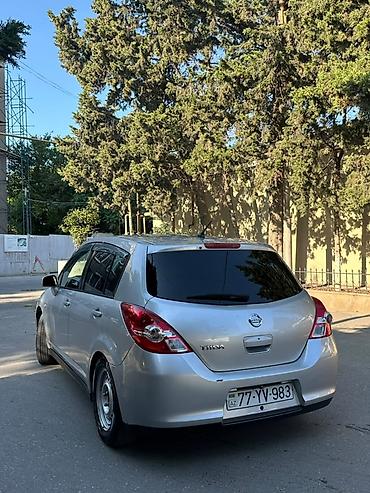 keys sat: Nissan Tiida hatchback – gümüşü rəng Texniki və dizayn: - Korpus: 5 — 9
