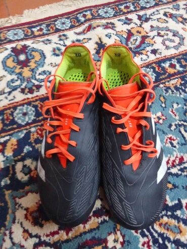 Butslar: Butslar Adidas, Ölçü: 38, İşlənmiş