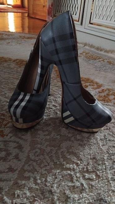 Tuflilər: Tuflilər, Burberry, Ölçü: 36, rəng - Boz, Yeni — 1