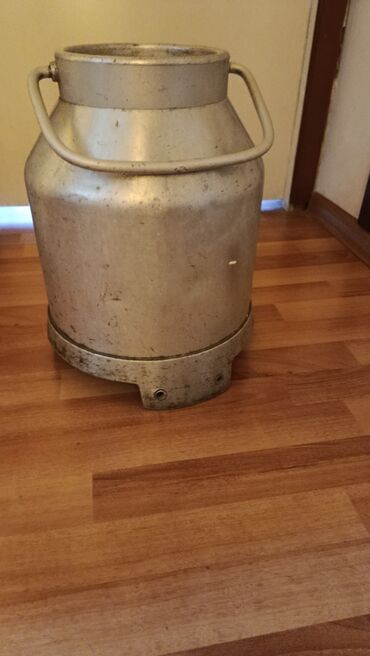 купить алюминиевую кастрюлю 15 литров: Продаю алюминиевую флягу емкостью 20 литров