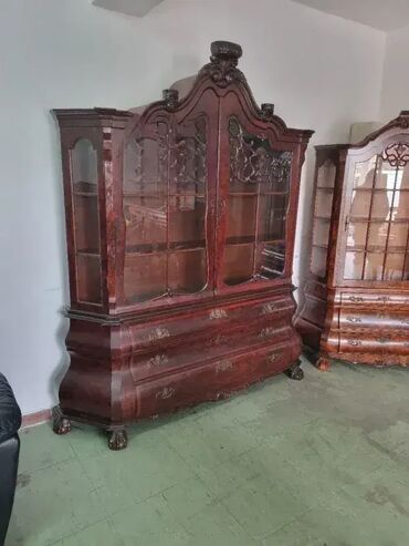 Stilske vitrine: Vitrina u odlicnom stanju. Visina 230cm Dubin45cm Sirina 210cm — 1