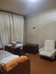 продаю 2х ком кв бишкеке без ремонта токтогул ткрусбекова: 2 бөлмө, 40 кв. м, Жеке план, 1 кабат, Эски ремонт