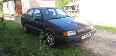 Volkswagen Passat: 1993 г., 2 л, Механика, Бензин, Седан