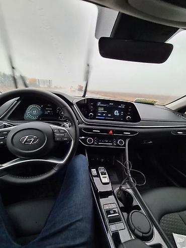 Hyundai — современный седан с продуманным интерьером и богатым