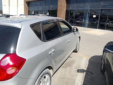 kia salony: Kia cee’d hatchback - Kuzov: 5 qapılı hatchback, gümüşü rəng - Salon — 1