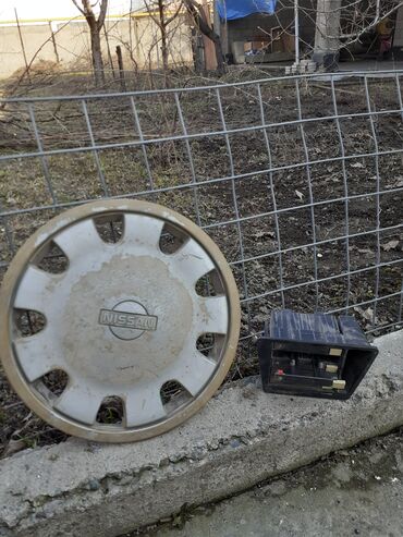 Другие детали кузова: Задний бампер джетта гольф б/у оригинал ушки целые 1000с, задний — 19