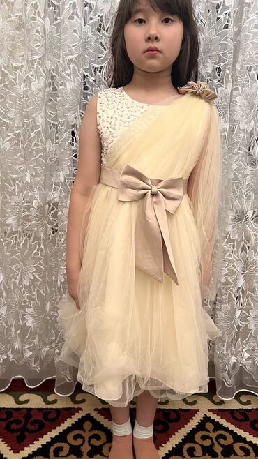 Вечерние платья: Детские вечерные, новогоднии платья. Возраст от 5 до 8 лет. Адрес г — 10