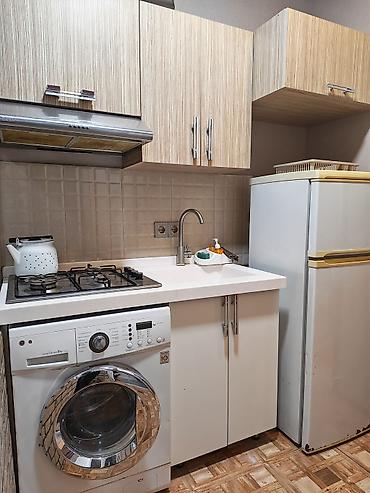 Uzunmüddətli kirayə mənzillər: Aileli,usaqli sexslere verilmir.Kirayə üçün 1 otaqlı, mebel və məişət — 1