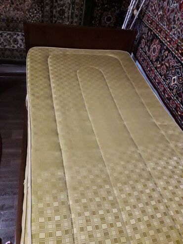 матрас на кровать цена: Румынский 2 кровати.Состояние отличное.Цена 20000 сом