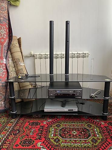TV altlığı: Şüşə TV stendi və media rəfi - 3 mərtəbəli, temperli tünd şüşədən — 1