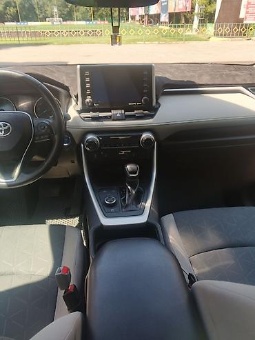 силен: Toyota RAV4: 2019 г., 2.5 л, Гибрид, Кроссовер — 7