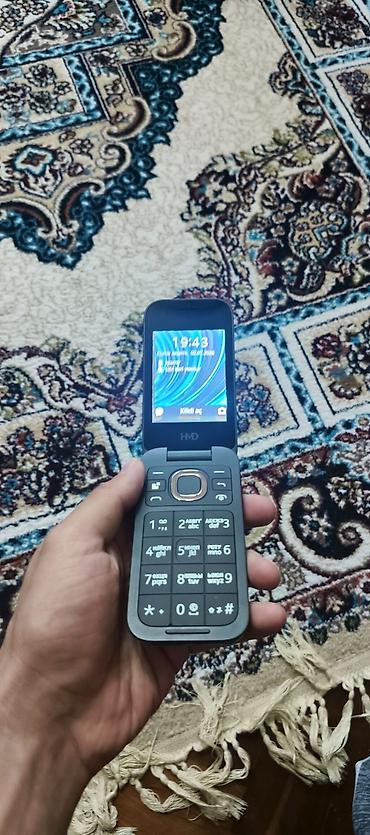 philips xenium x501: HMD qapaqlı mobil telefon Xüsusiyyətlər: - Qapaqlı (flip) dizayn — 3