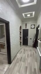 купить квартиру с видом на море: Gencilikde metrostansiyasının yxinliqinda 3 otaqlı tam təmirli əşyalı