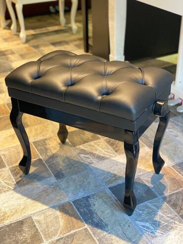 Музыкальные инструменты: Yeni gələn oturacaqlar istənilən tərz piano və royal ilə rəng tonuna
