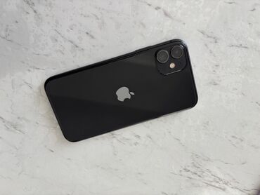 Apple iPhone: IPhone 11, Б/у, 128 ГБ, Jet Black, Защитное стекло, Чехол, 72 %
