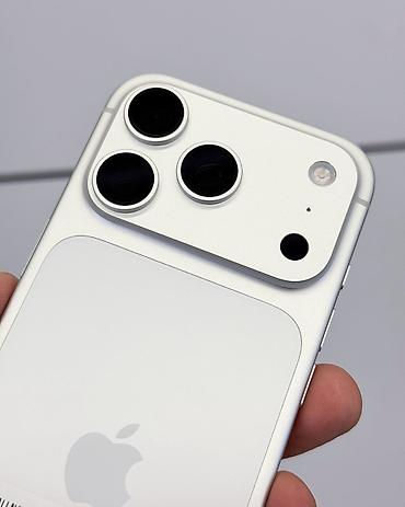 Apple iPhone: IPhone 17 Pro, Б/у, 256 ГБ, Белый, Защитное стекло, Чехол, Кабель, В рассрочку, 100 % — 4