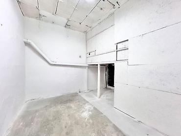 Продажа помещений свободного назначения: Срочная продажа коммерческого помещения в центре (Ахунбаева / Абая — 6