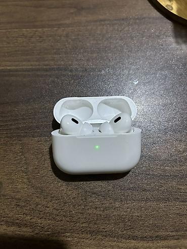 qulaqlıqlar: Apple AirPods Pro (simli şarj qutusu ilə) Xüsusiyyətlər: - Aktiv — 2