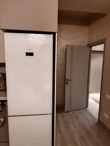 Uzunmüddətli kirayə mənzillər: Xətai Rayonu 8 Noyabr Prospekti Şəhərə Maşınla 10 Dəqiqə Məsafədə BLUE — 10