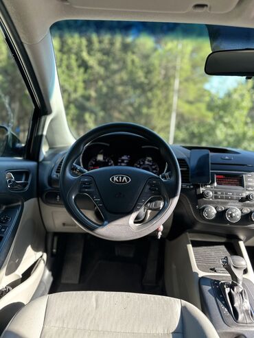 Kia: Kia Forte: 1.8 l | 2015 il Sedan — 11