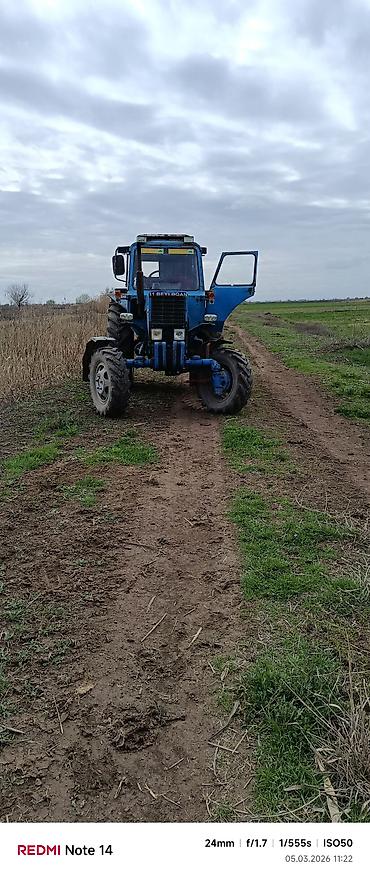 Digər kənd təssərüfat avadanlığı: Belarus MTZ-82.1 təkərli traktor - 4x4 (ön dartı) aqreqatlı - — 3