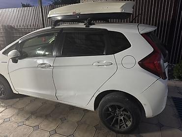e klass: Honda Fit: 2015 г., 1.5 л, Автомат, Гибрид, Хэтчбэк — 2