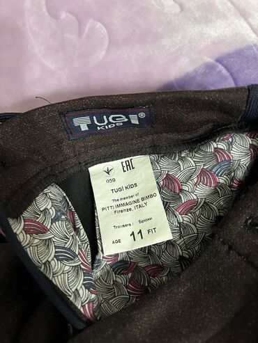 Dəstlər: Kostyum yenidir, 1 dəfə geyinilib. 10-11 yaşlı uşaqlar üçündür. 255 — 11