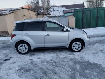 Toyota: Toyota ist: 2002 г., 1.5 л, Автомат, Бензин, Хэтчбэк