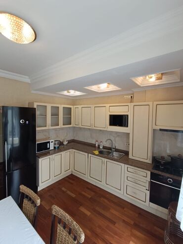 Посуточная аренда квартир: 3 комнаты, Душевая кабина, Постельное белье, Кондиционер — 7