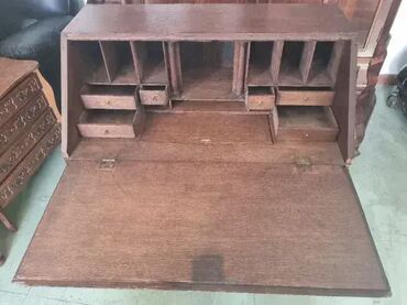 Stilski radni stolovi: Sekreter rucni rad duborez u odlicnom stanju. Visina105 cm Sirina83cm na lalafo.rs — 9 Stilski radni stolovi: Sekreter rucni rad duborez u odlicnom stanju. Visina105 cm Sirina83cm — 9